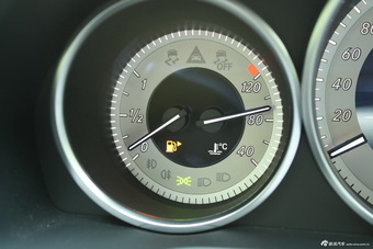 2014款奔驰E 300L运动轿车