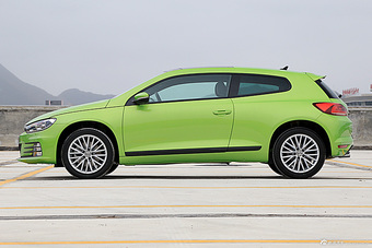 2015款尚酷2.0T自动豪华版