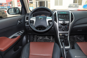 2015款比亚迪全新F3节能版1.5L手动尊贵型