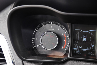 2016款北汽幻速H3F 1.5L手动豪华型7座