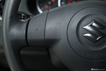 2013款雨燕1.5L自动运动型