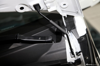 2013款瑞风M5 2.0T自动商务版