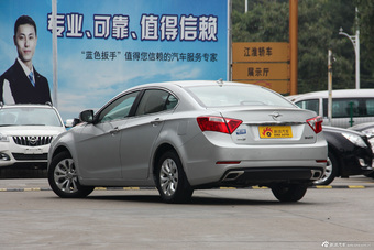 2014款海马M8 2.0L自动舒适型