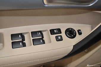 2013款索兰托2.4L自动汽油豪华版7座