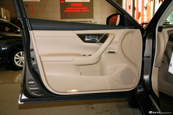 2014款天籁 公爵2.5L XV荣耀版