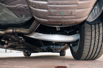 2015款君威2.0L自动领先时尚型