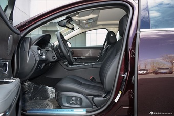 2016款捷豹XJL 2.0T自动两驱典雅商务版