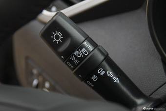 2016款CS75 1.8T 自动尊贵版国4