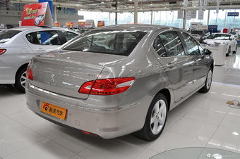 2013款东风标致408 2.0L手动舒适版