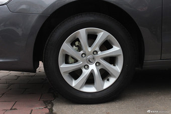 2013款东风风神S30 1.6L 手动尊雅型