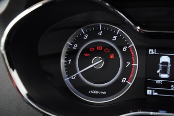 2015款宝骏560 1.8L手动精英型