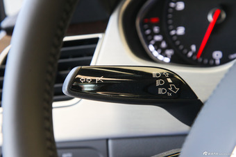 2014款奥迪A8L 3.0T自动45TFSI quattro专享型