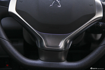 2015款东风标致3008 2.0L自动经典型