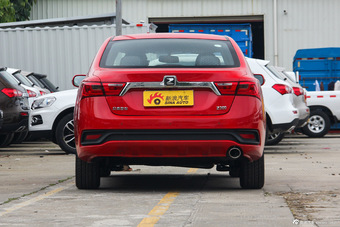 2014款众泰Z300 1.5L手动新视界豪华型