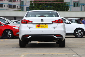 2015款众泰Z500 1.5T自动尊贵型