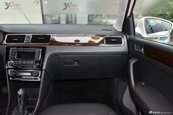 2015款桑塔纳1.6L自动豪华版