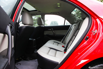 2013款马自达6 2.0L自动超豪华型