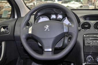 2013款东风标致408 2.0L手动舒适版