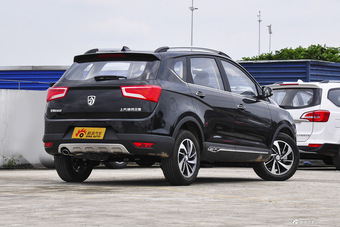 2016款宝骏560 1.8L手动豪华型