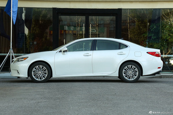 2013款雷克萨斯ES 250自动豪华型