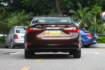2015款雷克萨斯ES 2.0L自动200舒适版