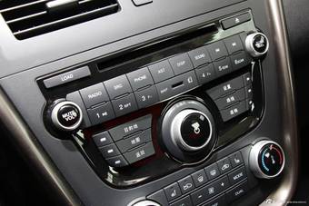 2015款奔腾X80 2.0L自动豪华型到店实拍