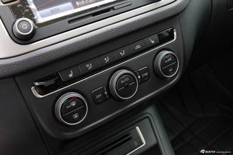 2015款途观1.8TSI自动两驱豪华型到店实拍