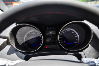 2016款长安CS75 2.0L手动领先型国5