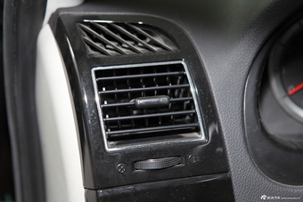 2013款吉利EC8 2.4L自动尊贵型