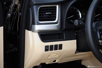 2015款汉兰达3.5L自动四驱精英版