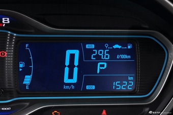 2014款爱唯欧三厢1.6L自动风尚型