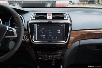 2016款北汽威旺S50 1.5T欢动尊贵型