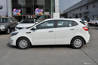 2012款起亚K2 1.4L自动炫酷纪念版两厢