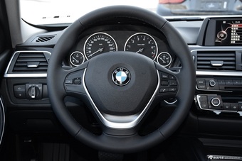 2016款宝马3系 1.6T自动316Li时尚型