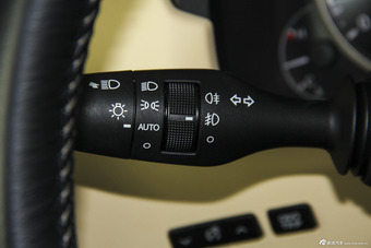 2015款雷克萨斯NX 2.0L自动200全驱锋尚版