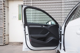 2015款奥迪A3 Sportback 35TFSI 300万纪念智领版