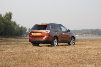 2013款欧蓝德 2.4L 四驱精英GT版