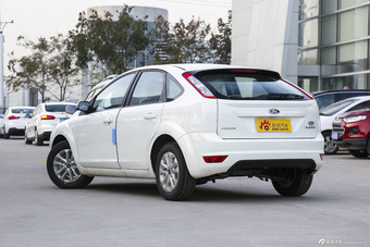 2013款福克斯两厢经典1.8L手动基本型