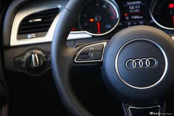 2016款改款奥迪A5 2.0T自动cabriolet 45TFSI进取型