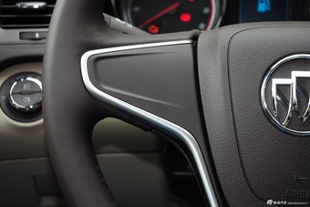 2015款君威2.0L自动领先时尚型