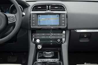 2016款捷豹F-PACE 2.0T自动都市尊享版