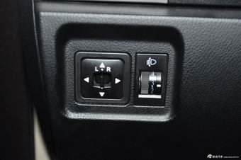 2012款奥轩GX5 2.0L手动两驱天窗版