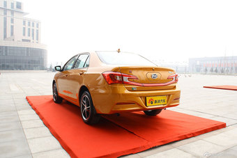 2014款比亚迪秦1.5T旗舰型