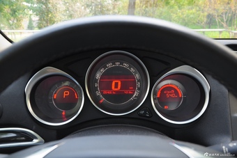 2014款雪铁龙C4L 1.6THP自动智驱劲智版