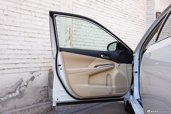 2015款凯美瑞2.0E精英版