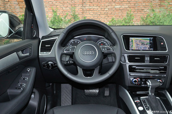 2014款奥迪Q5 45TFSI quattro运动型