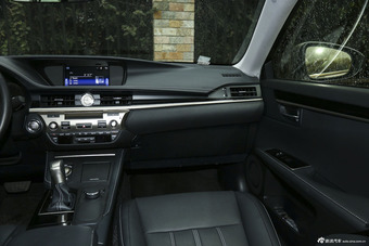 2015款雷克萨斯ES 2.0L自动200精英版