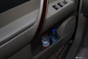 2013款汉兰达2.7L自动两驱紫金版