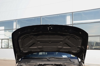 2016款第四代发现3.0T自动SDV6 HSE 柴油版