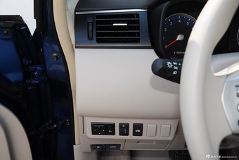 2015款启辰D50 1.6L自动豪华版